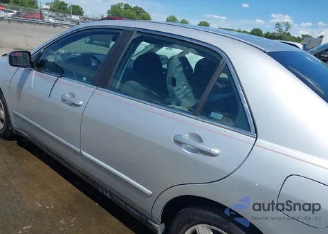 2005 Honda Accord 2.4 Lx z USA, uszkodzony, nr VIN 1HGCM56465A123734